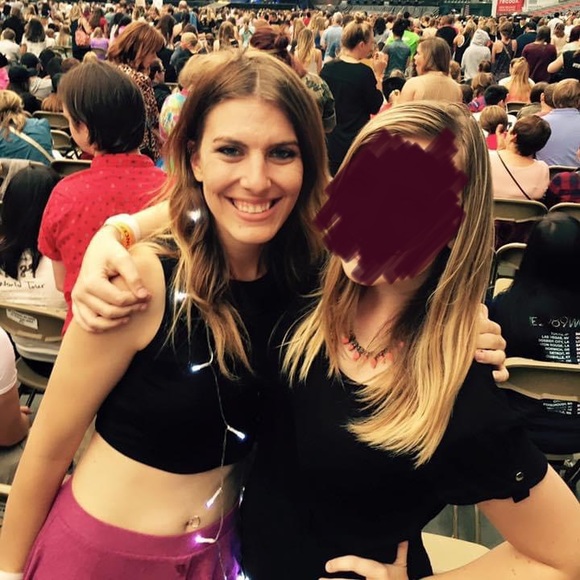 Express Cropped Top - Picture 5 of 7